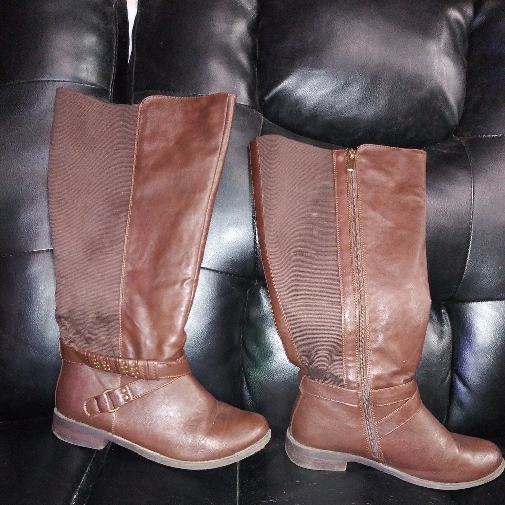 Over the knee boots 8.5ww these are wide calfed